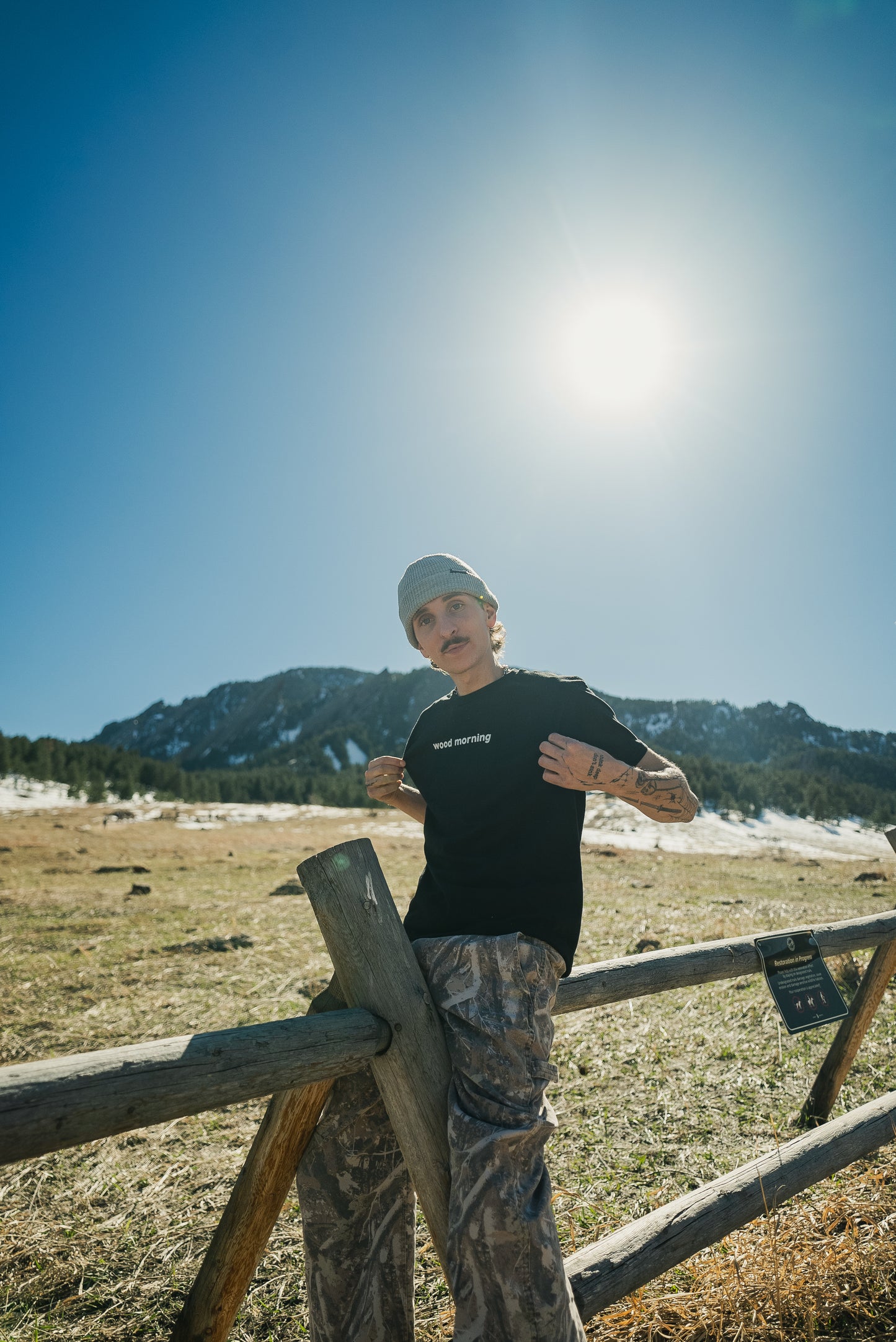 WOOD MORNING TEE - BLACK